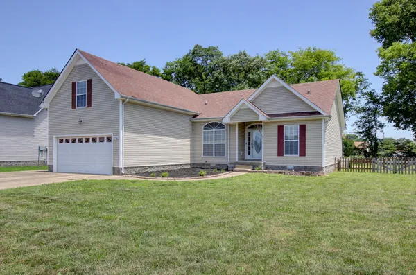 $1,695 | 3729 Kendra Court North, Clarksville, TN 37040