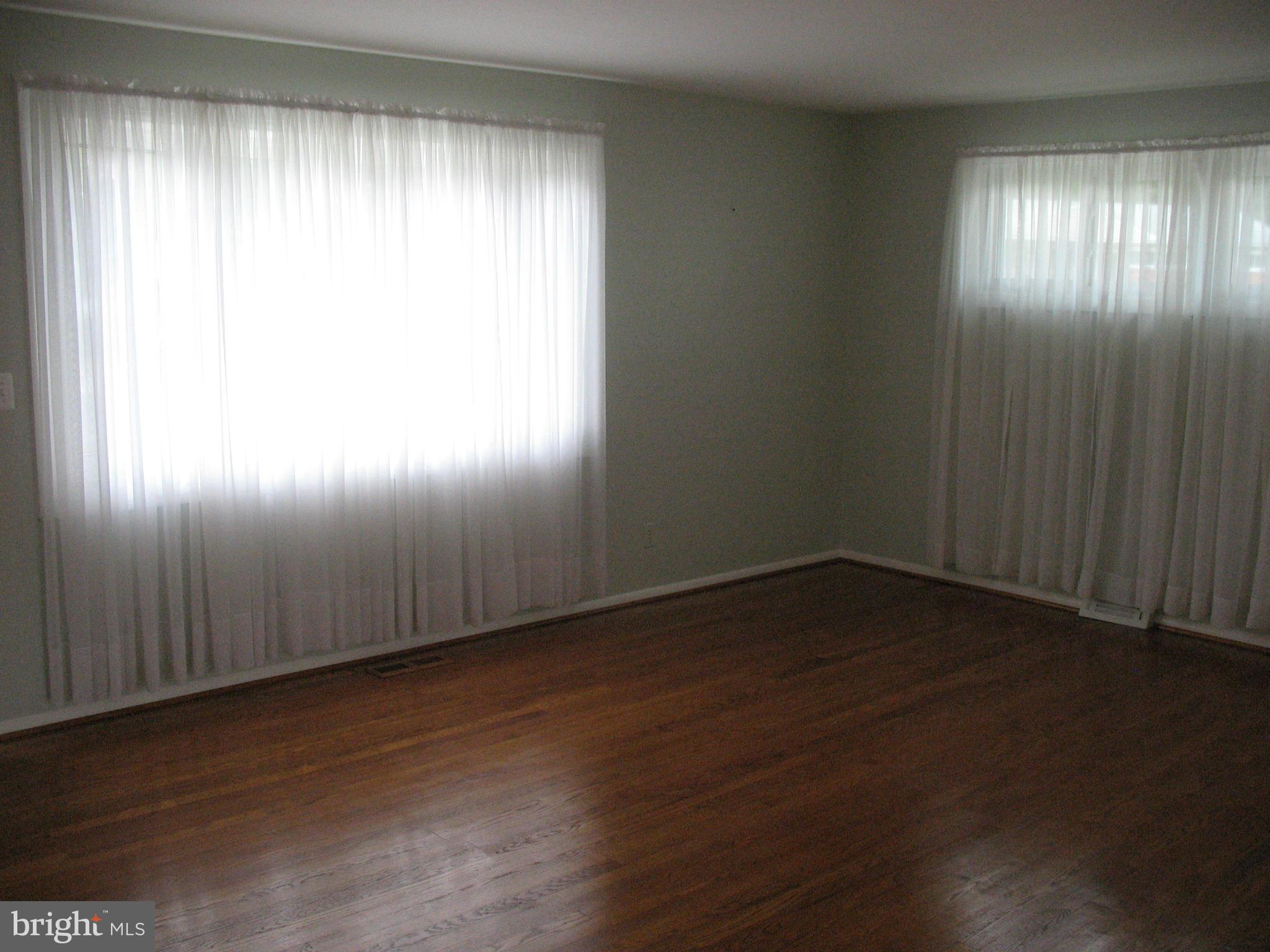 Living Room w/hardwood
