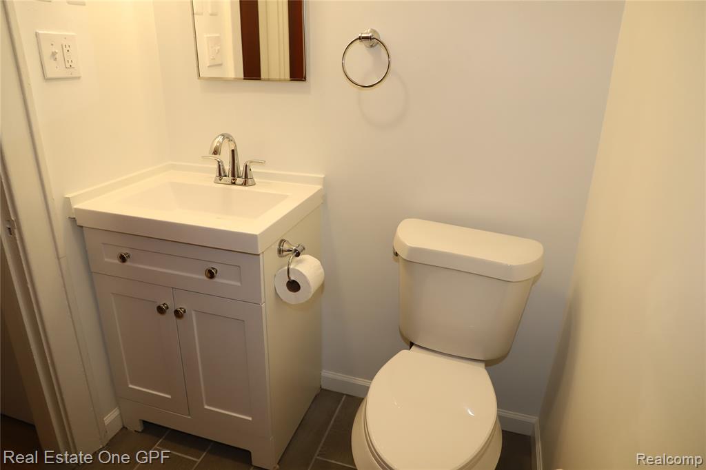 271 West Maple Road, Unit 4 Birmingham, MI 48009 - Photo 11 of 12