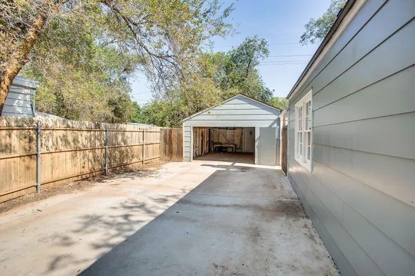 $1,875 | 2412 22nd Street, Lubbock, TX 79411