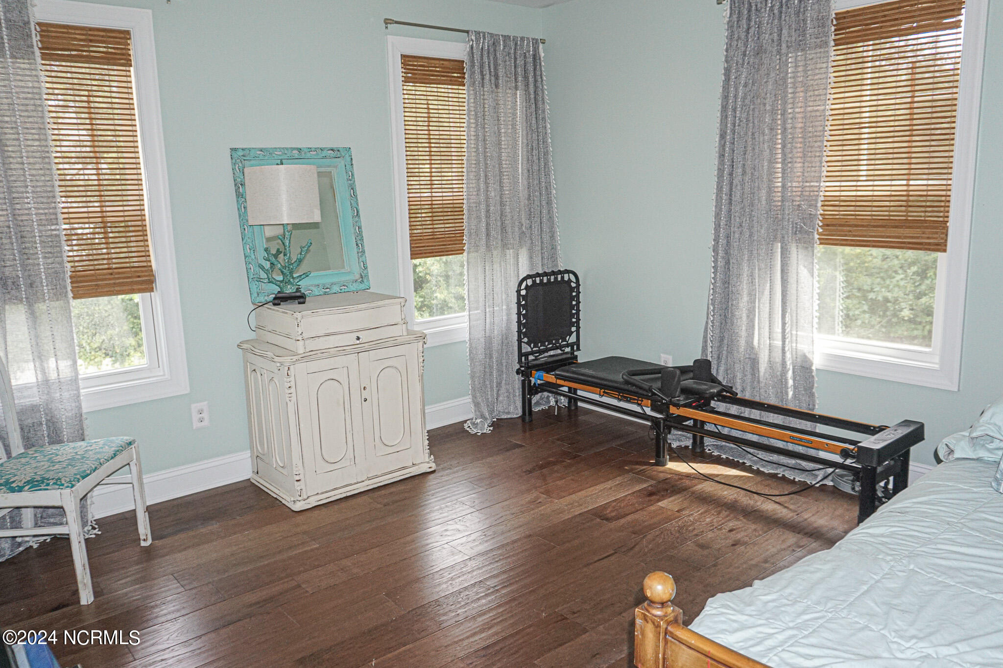 149 Great Oak Drive Hampstead, NC 28443 - Photo 23 of 38 Upstairs Bedroom 5
