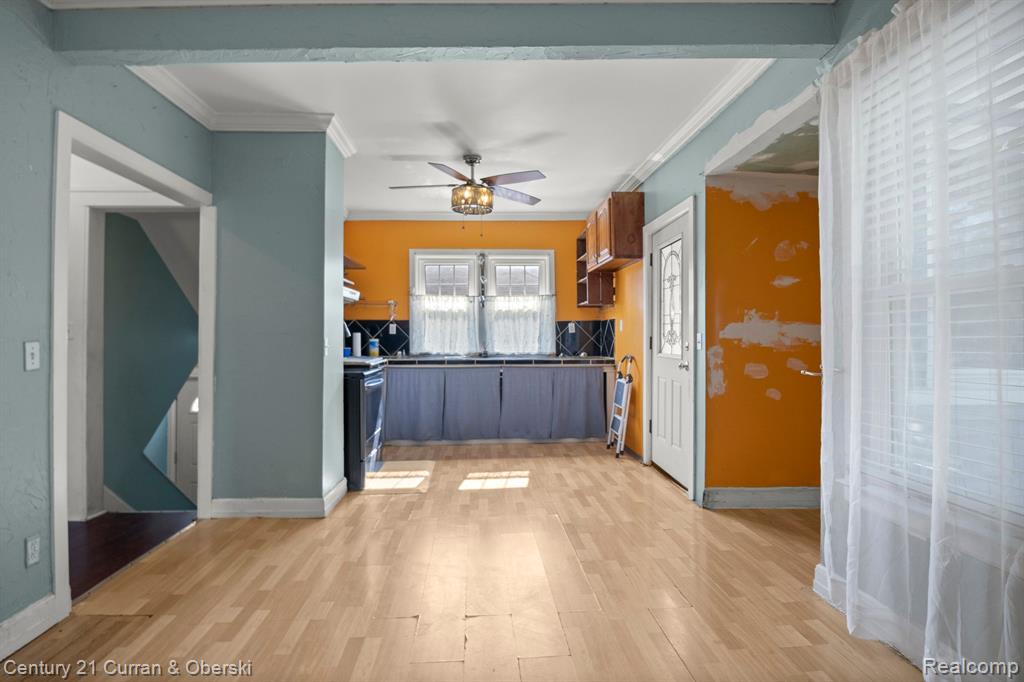 15326 East 9 Mile Road Eastpointe, MI 48021 - Photo 9 of 34