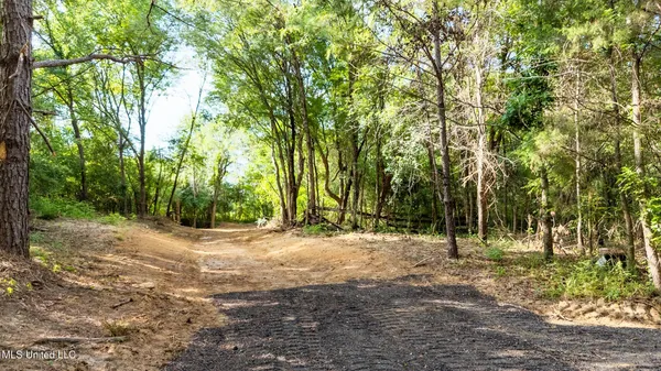 $249,900 | 266 Highway 310, Waterford, MS 38685