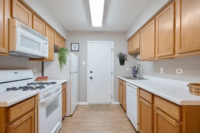 $189,000 | 9860 West 153rd Street, Unit 312, Orland Park, IL 60462