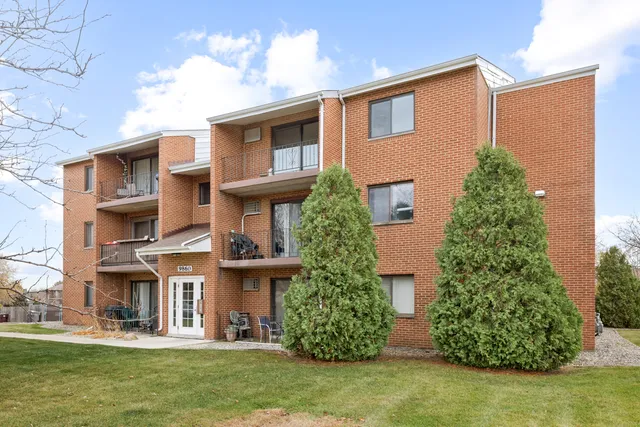 $189,000 | 9860 West 153rd Street, Unit 312, Orland Park, IL 60462
