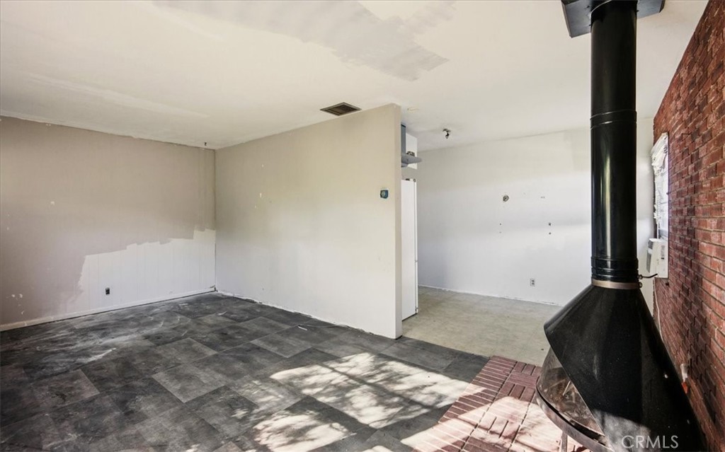 12073 Knoefler Drive Riverside, CA 92505 - Photo 12 of 24