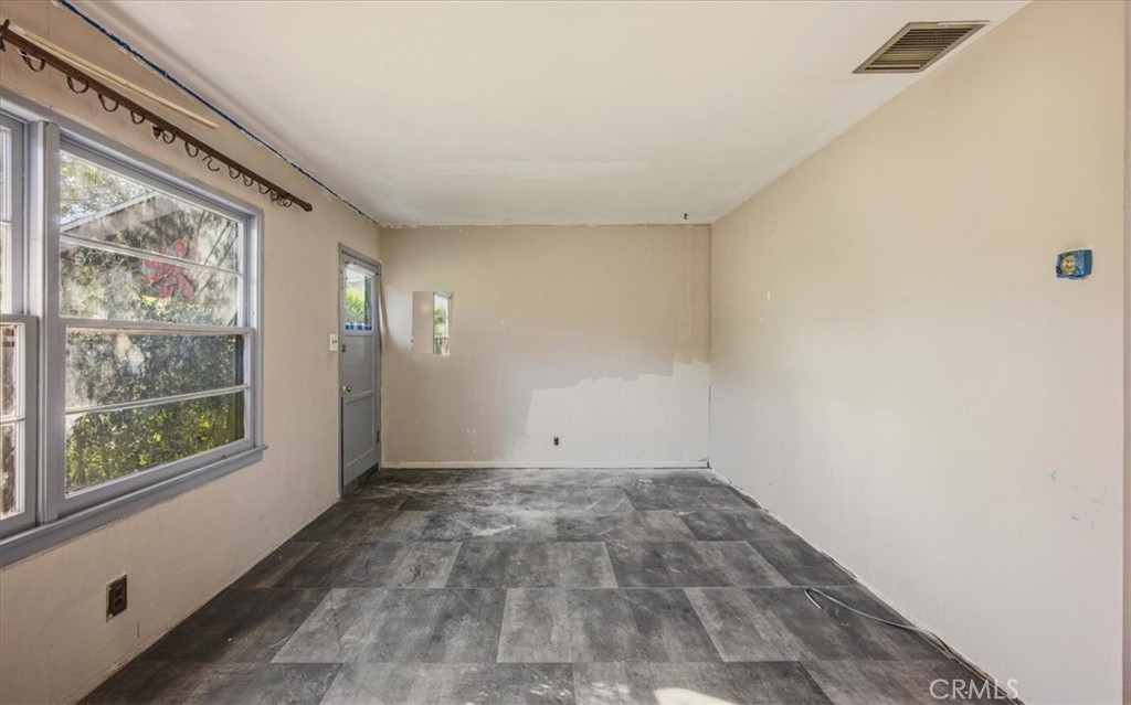 12073 Knoefler Drive Riverside, CA 92505 - Photo 13 of 24