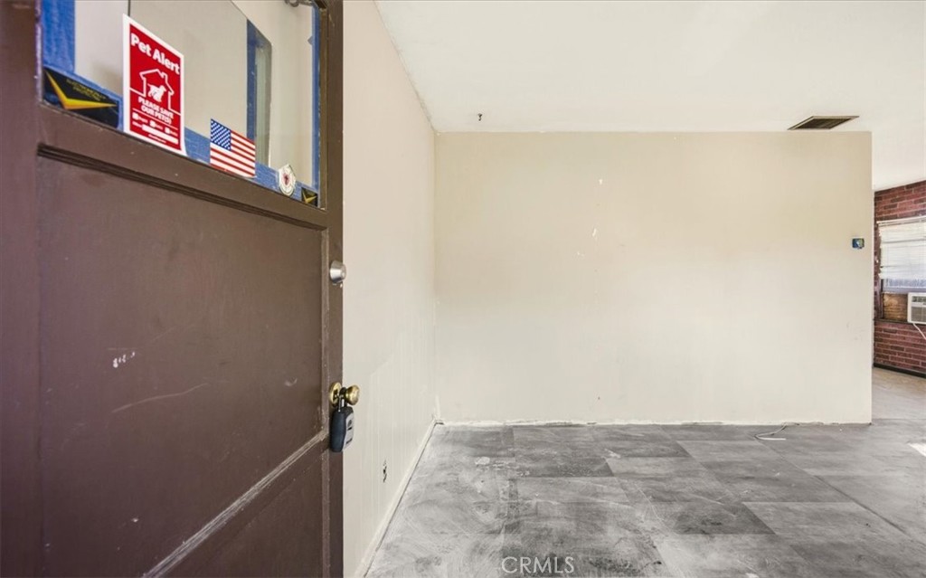 12073 Knoefler Drive Riverside, CA 92505 - Photo 10 of 24