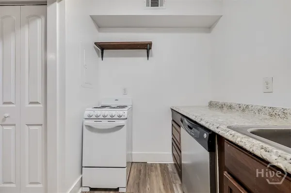$1,600 | 512 East Liberty, Savannah, GA 31401
