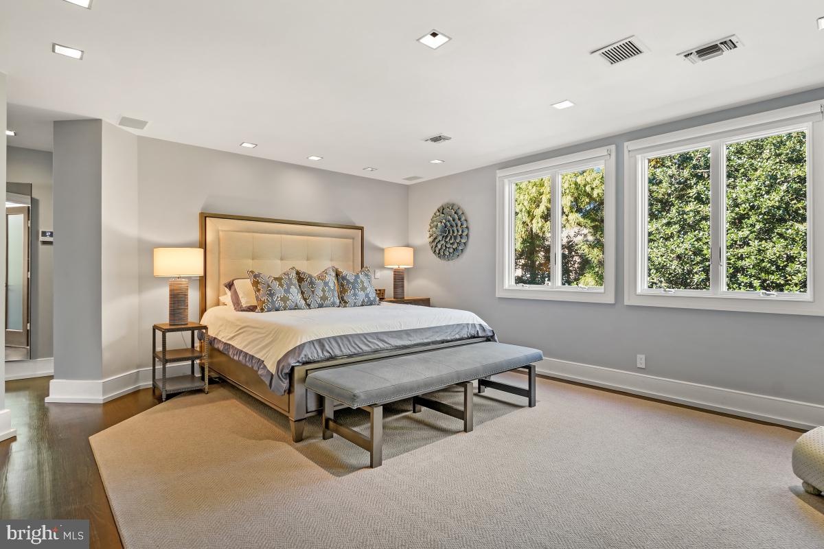 4620 Foxhall Crescent Northwest Washington, DC 20007 - Photo 17 of 45