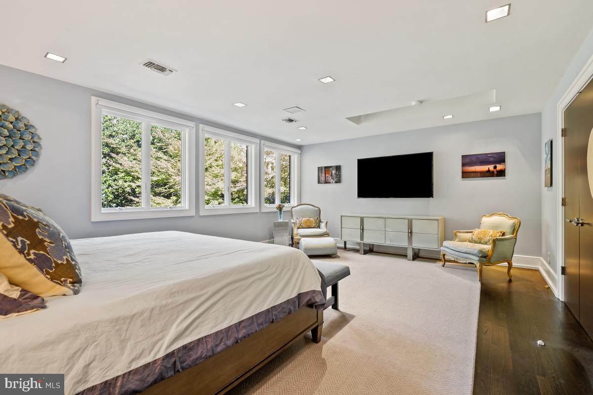 4620 Foxhall Crescent Northwest Washington, DC 20007 - Photo 18 of 45