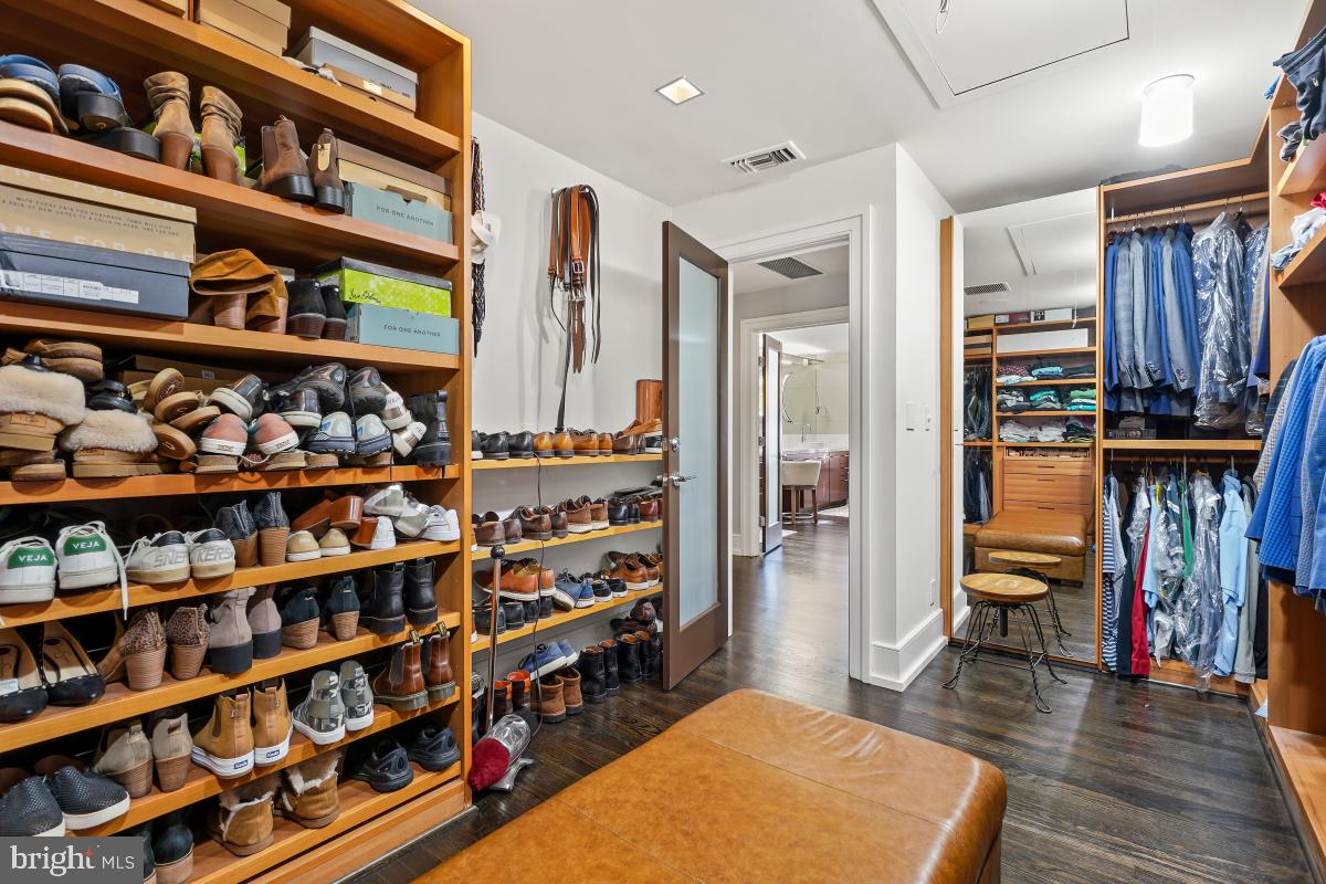 4620 Foxhall Crescent Northwest Washington, DC 20007 - Photo 19 of 45