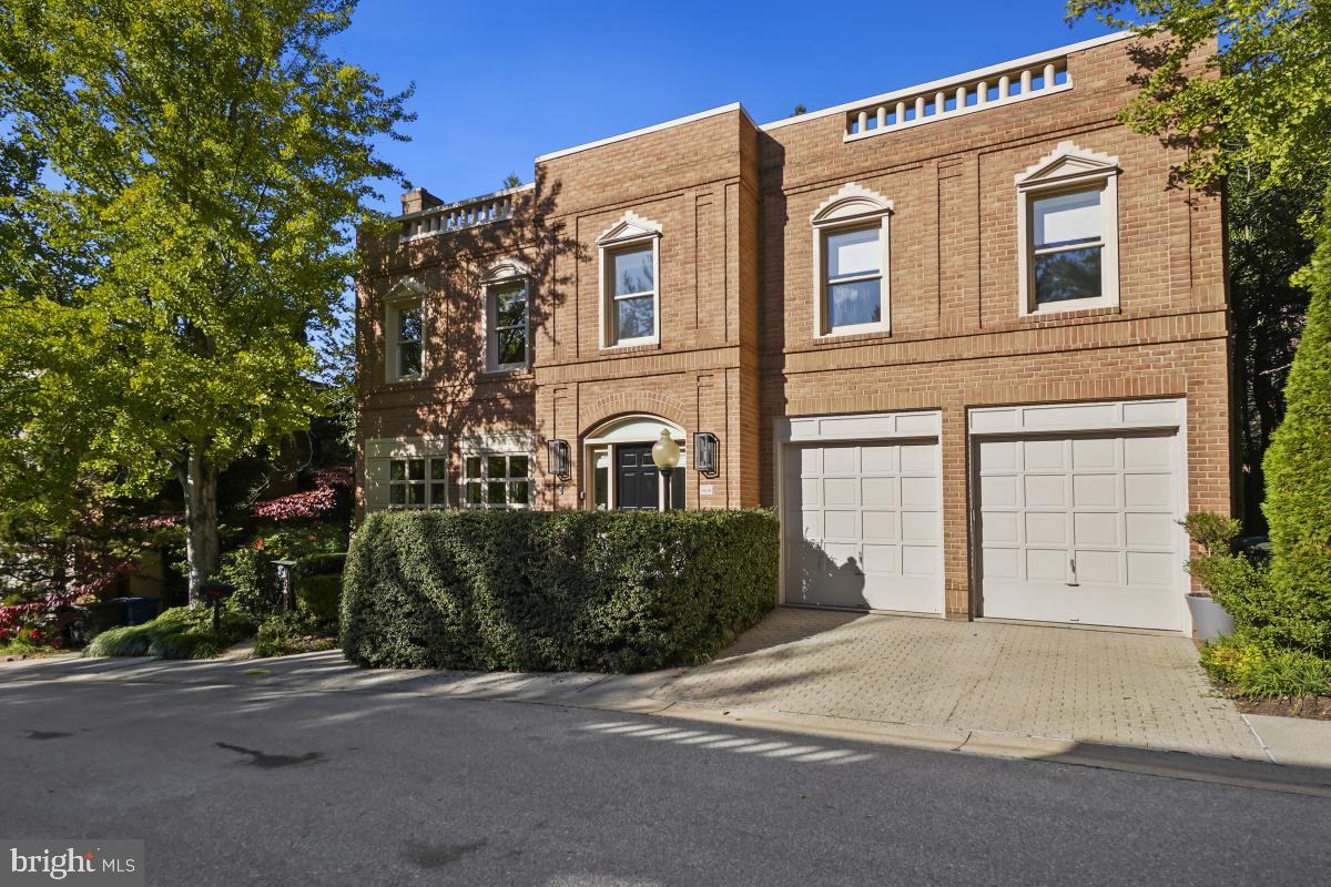 4620 Foxhall Crescent Northwest Washington, DC 20007 - Photo 2 of 45