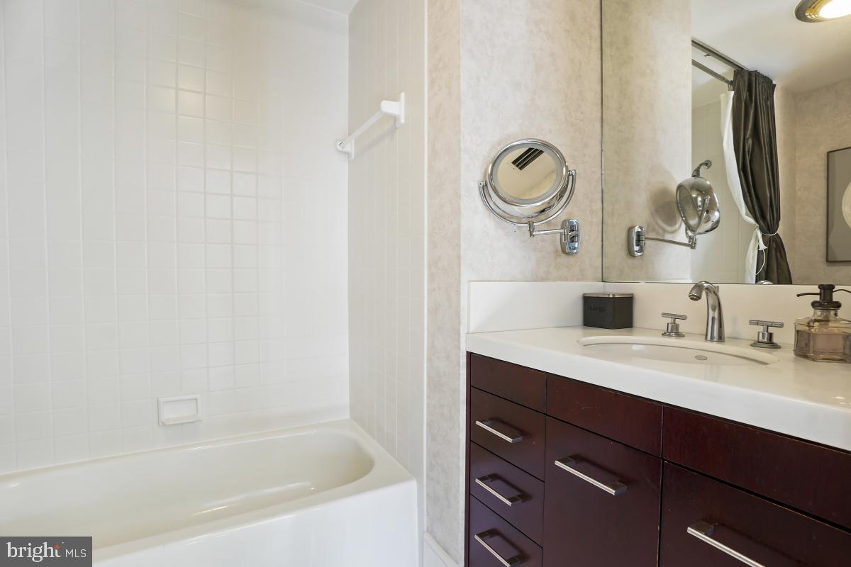 4620 Foxhall Crescent Northwest Washington, DC 20007 - Photo 27 of 45