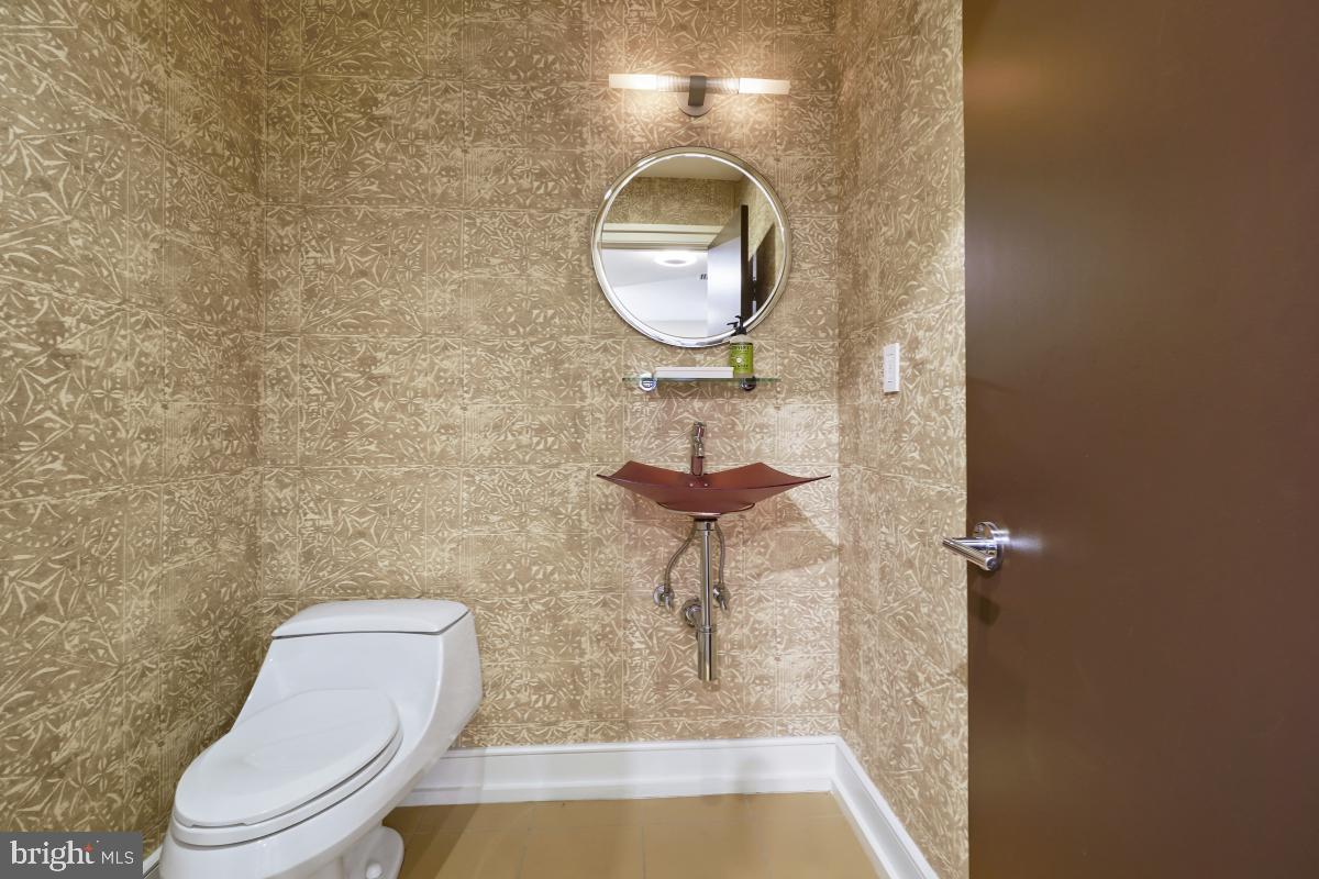 4620 Foxhall Crescent Northwest Washington, DC 20007 - Photo 36 of 45