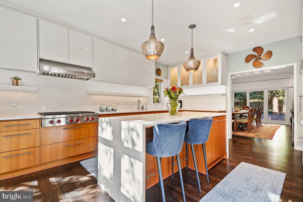 4620 Foxhall Crescent Northwest Washington, DC 20007 - Photo 7 of 45