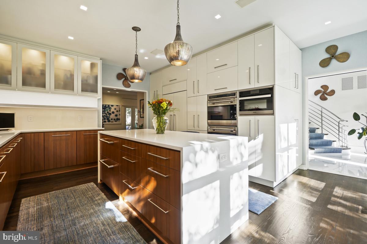 4620 Foxhall Crescent Northwest Washington, DC 20007 - Photo 8 of 45