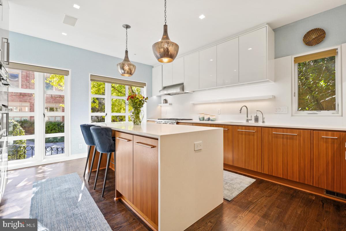 4620 Foxhall Crescent Northwest Washington, DC 20007 - Photo 10 of 45