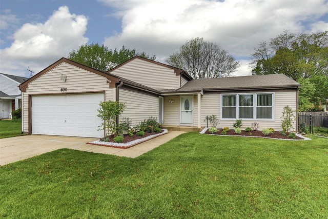 600 Thompson Boulevard Buffalo Grove, IL 60089 - Photo 1 of 25