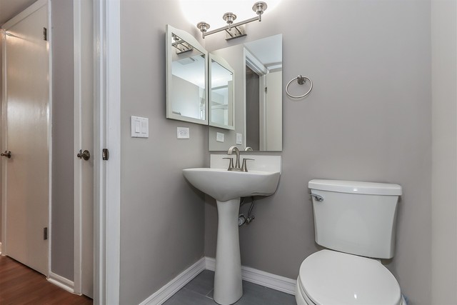 600 Thompson Boulevard Buffalo Grove, IL 60089 - Photo 12 of 25