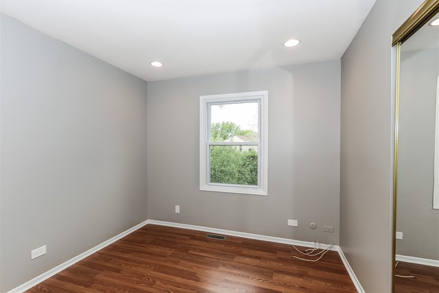 600 Thompson Boulevard Buffalo Grove, IL 60089 - Photo 18 of 25