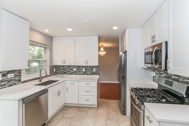600 Thompson Boulevard Buffalo Grove, IL 60089 - Photo 6 of 25