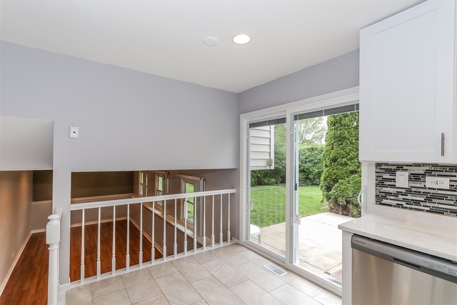 600 Thompson Boulevard Buffalo Grove, IL 60089 - Photo 8 of 25