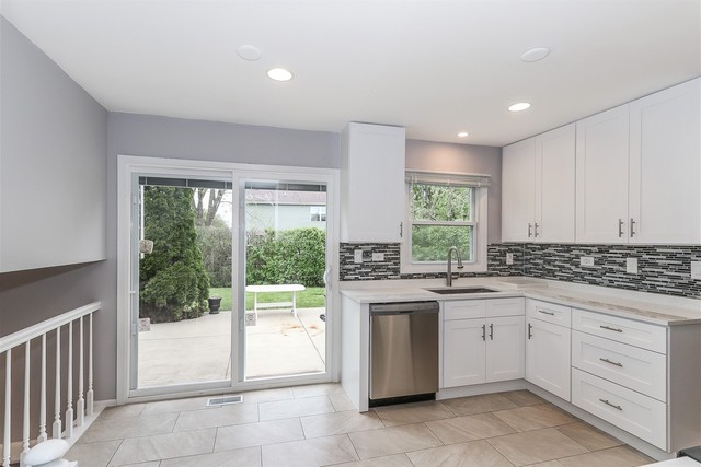 600 Thompson Boulevard Buffalo Grove, IL 60089 - Photo 9 of 25