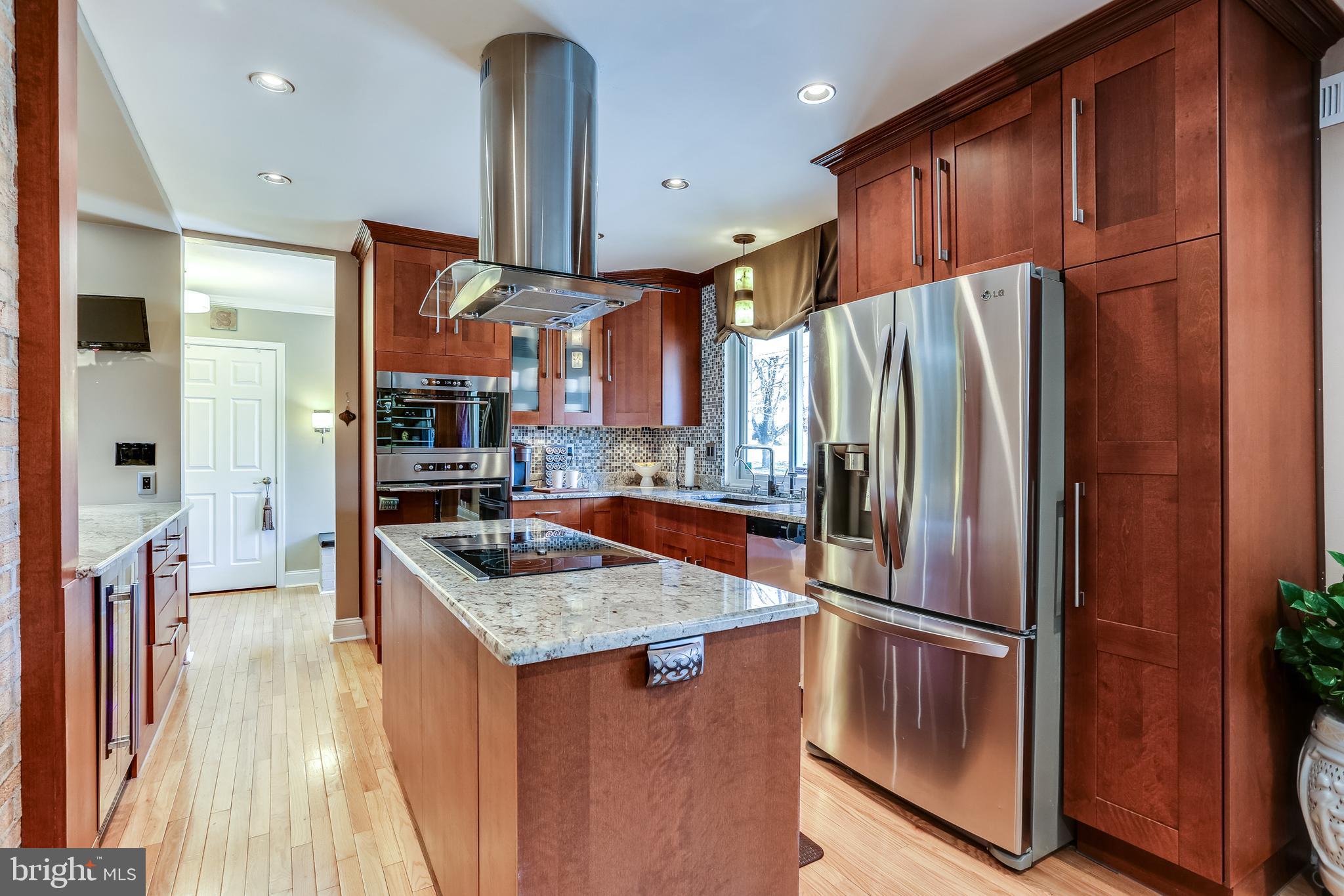 6412 Lochridge Road Columbia, MD 21044 - Photo 11 of 53 Kitchen with Stainless Steel Appliances