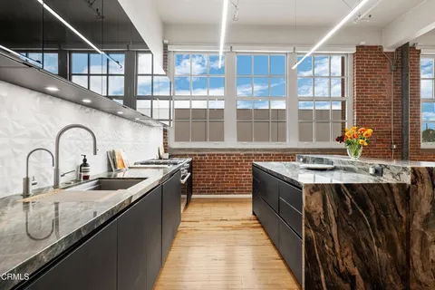 $1,849,000 | 1850 Industrial Street, Unit 211, Los Angeles, CA 90021