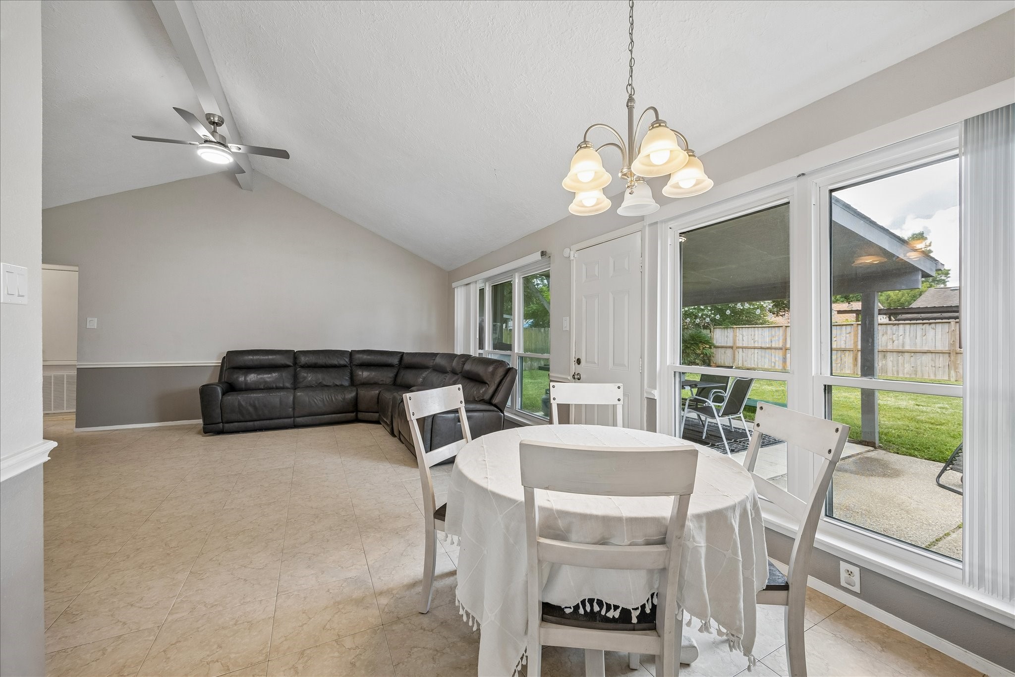 21015 Waymare Lane Spring, TX 77388 - Photo 5 of 18