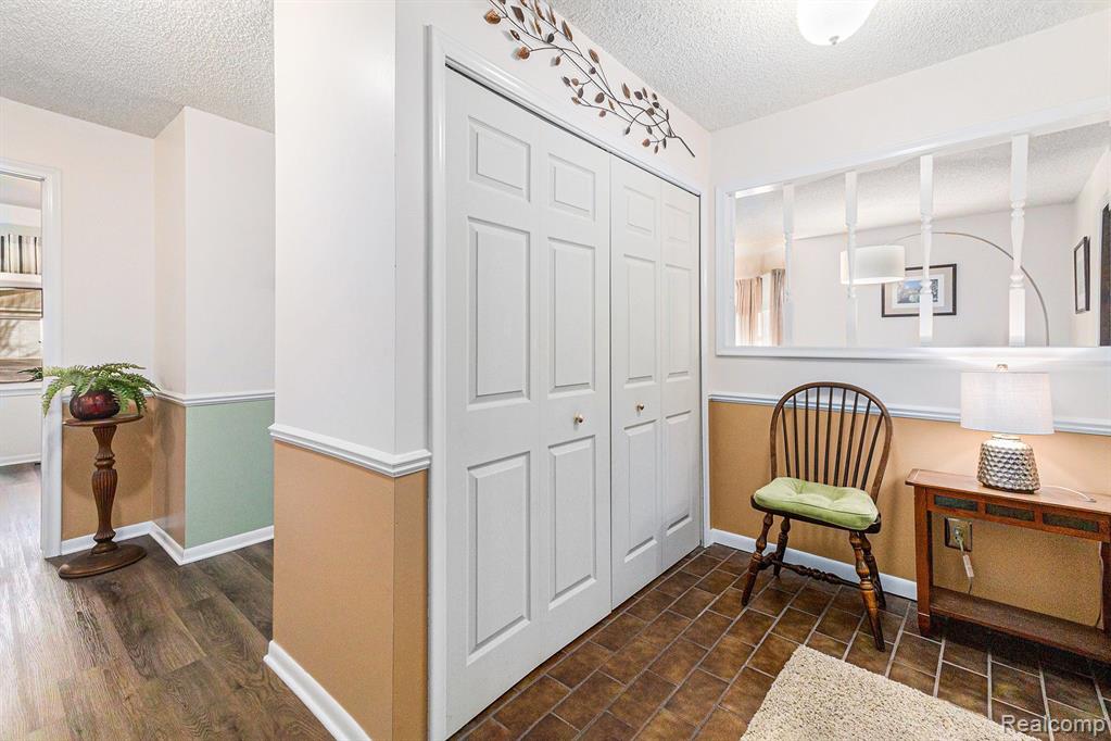 29700 Martindale Road New Hudson, MI 48165 - Photo 4 of 42 Gallery Image 4