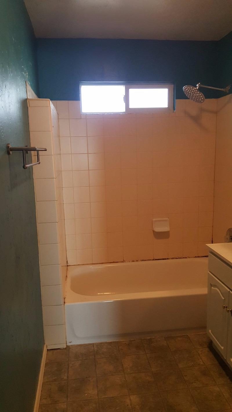 215 Maple Street Central Point, OR 97502 - Photo 16 of 17 a bathroom with a shower