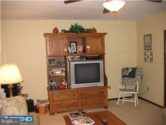 160 Friendship Road Drexel Hill, PA 19026 - Photo 6 of 12 Family Room