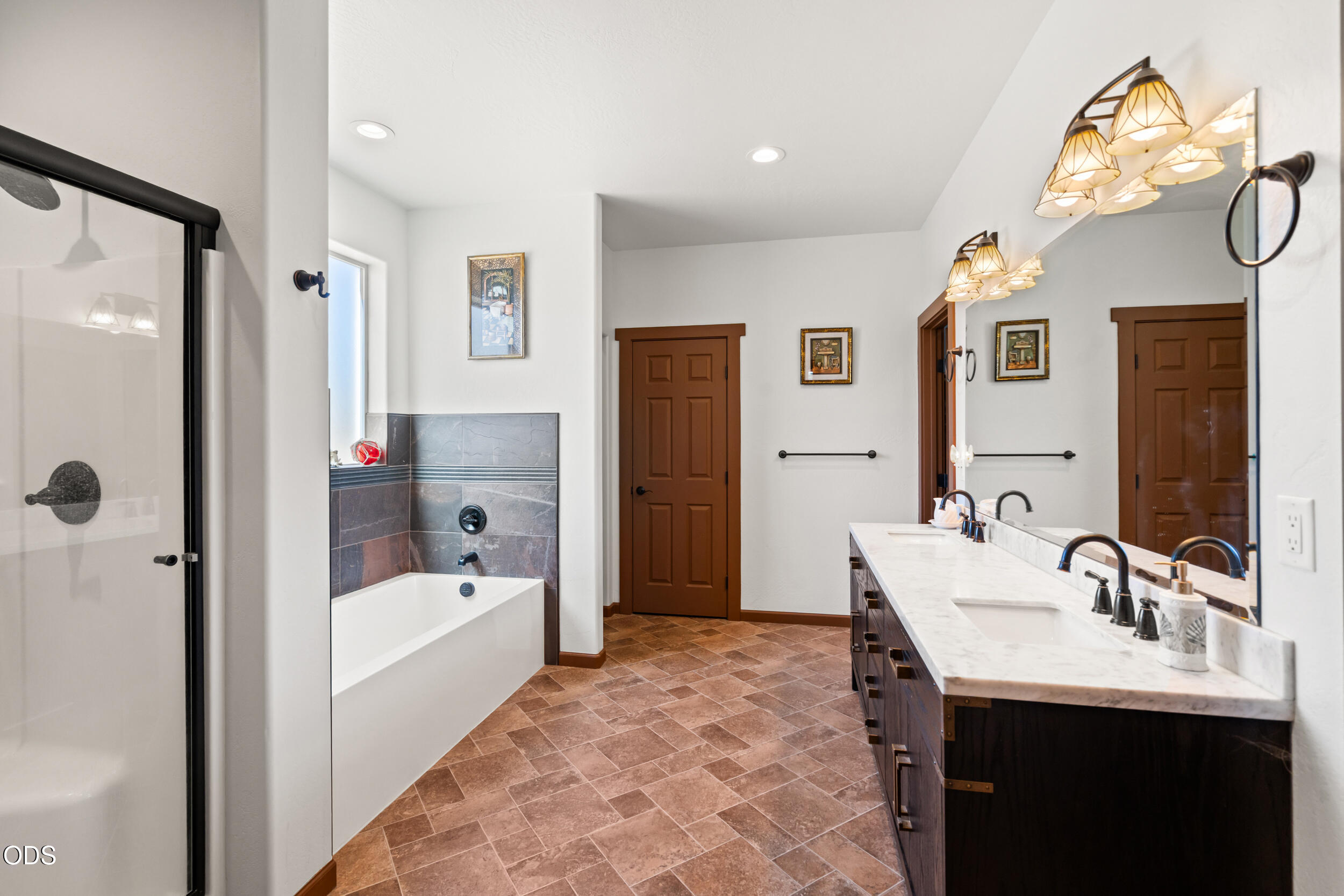 1213 Casino Road Medford, OR 97501 - Photo 37 of 77