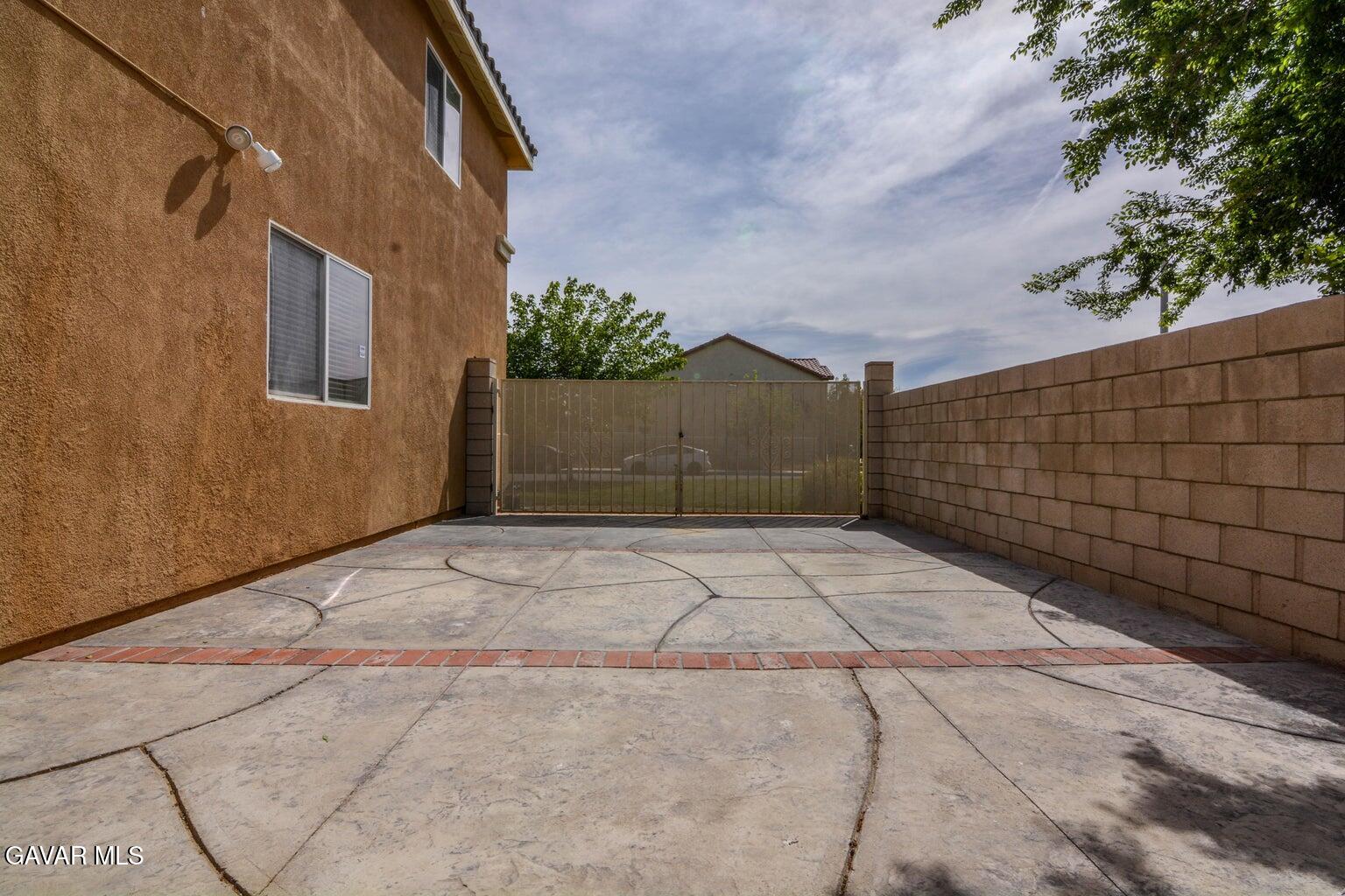 43525 Rucker Street Lancaster, CA 93535 - Photo 24 of 28 rucker rv pic