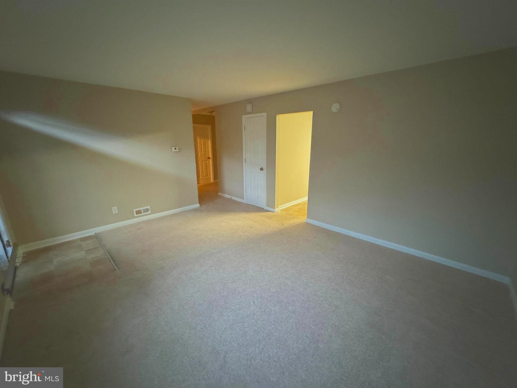20 Rosedale Avenue Glen Burnie, MD 21061 - Photo 3 of 20 Living Area