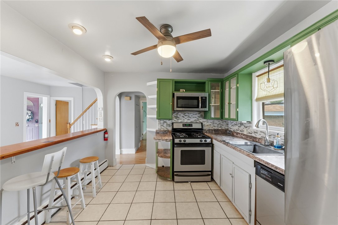 34 Intervale Road Cranston, RI 02910 - Photo 22 of 46