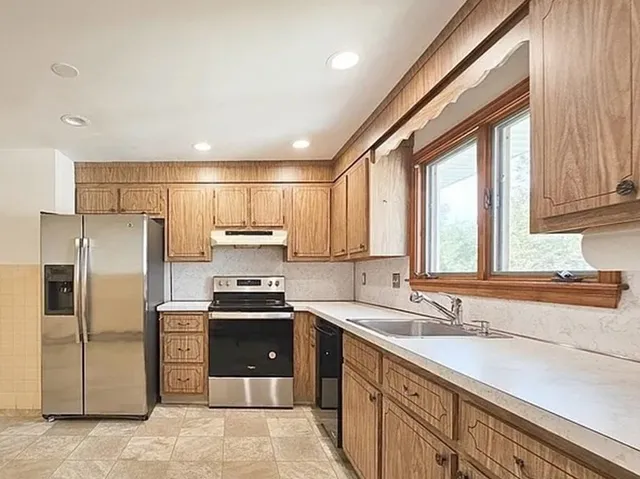 $3,250 | 59 Dartmouth Street, Unit 2, Everett, MA 02149