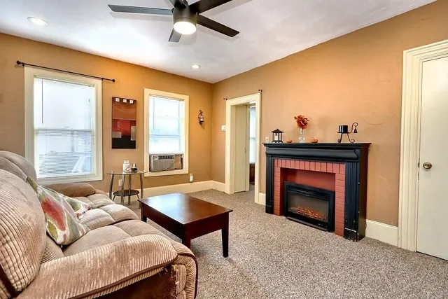 $3,250 | 59 Dartmouth Street, Unit 2, Everett, MA 02149