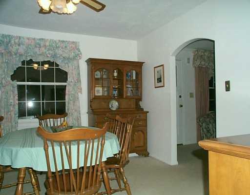 5621 Grubbs Road Gibsonia, PA 15044 - Photo 4 of 8 Dining Room.