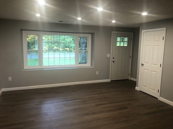 597 Old Warren Road Swansea, MA 02777 - Photo 5 of 16 Gallery Image 5