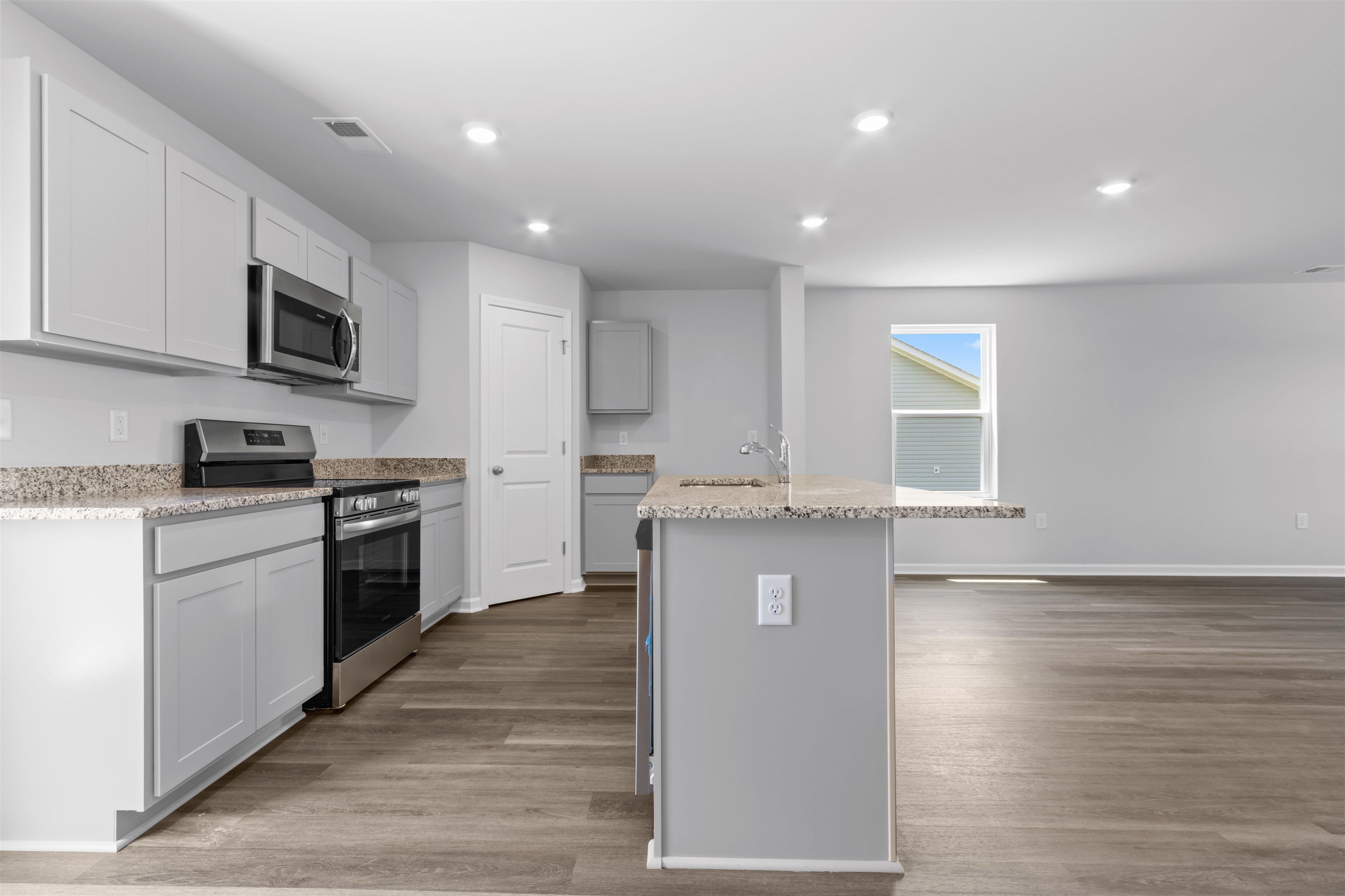 1016 Cherrystone Loop Conway, SC 29526 - Photo 6 of 38