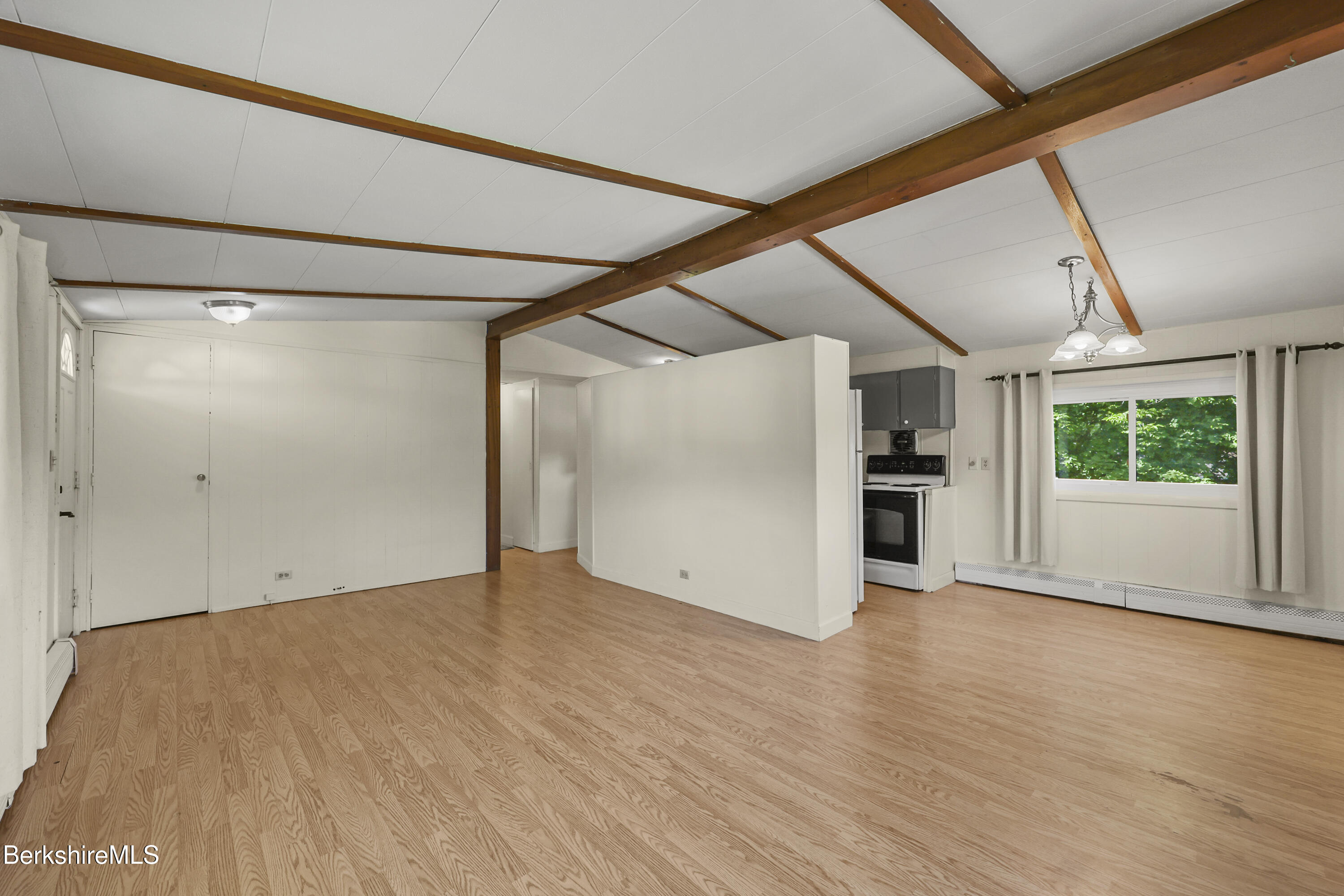 20 Overlook Terrace Adams, MA 01220 - Photo 4 of 32 Living Room