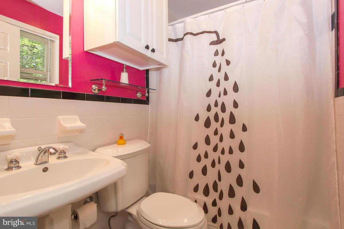 8636 Geren Road, Unit 141 Silver Spring, MD 20901 - Photo 20 of 26 Bath