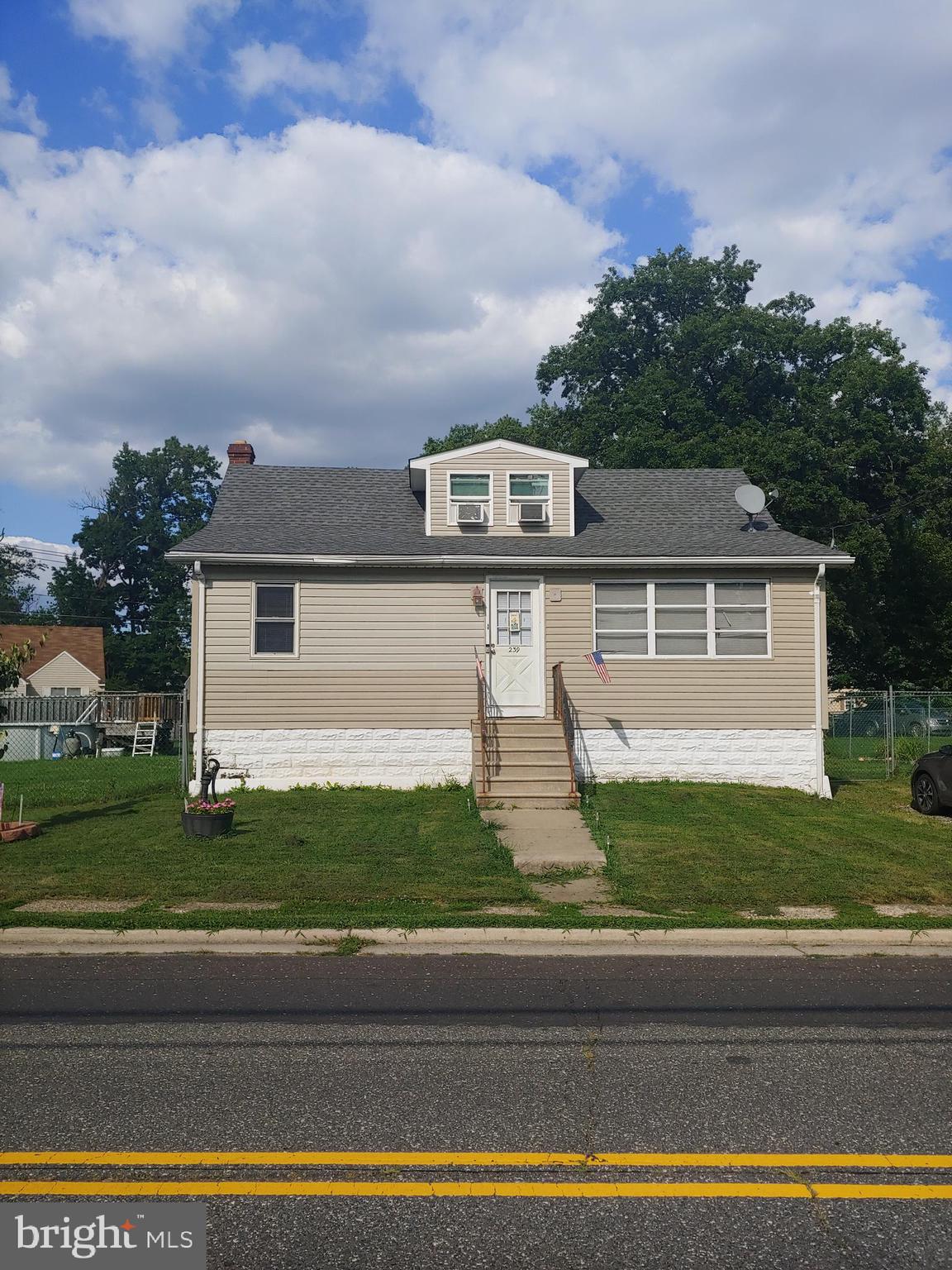 239 South Forklanding Road Maple Shade, NJ 08052 - Photo 1 of 25
