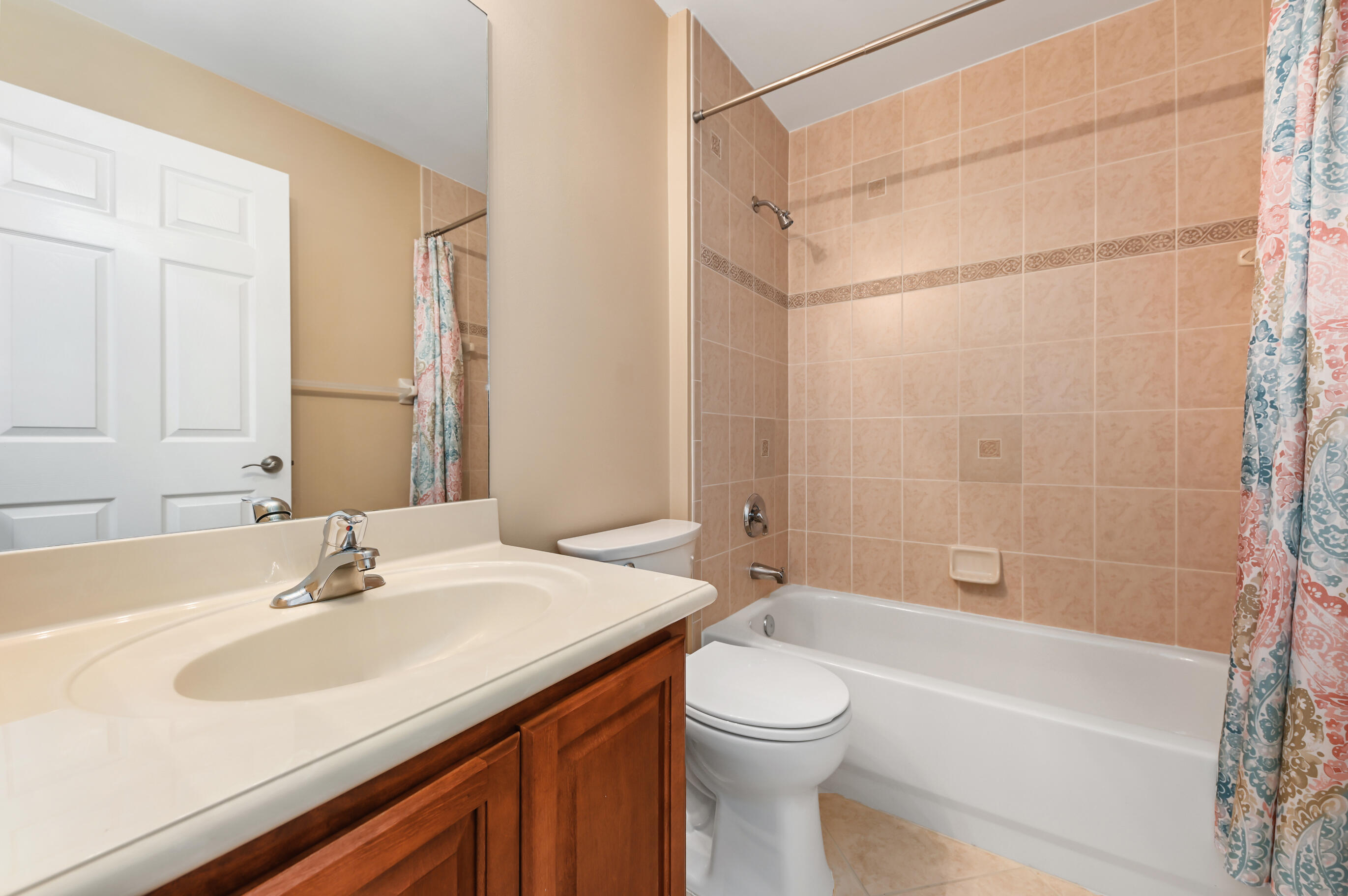 12075 Roma Road Boynton Beach, FL 33436 - Photo 10 of 33 GUEST BATHROOM
