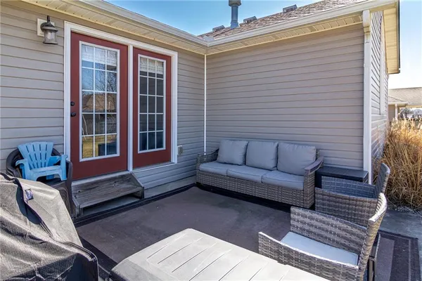 $370,000 | 405 Villa Drive, Pittsburg, KS 66762