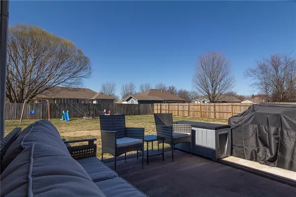 $370,000 | 405 Villa Drive, Pittsburg, KS 66762