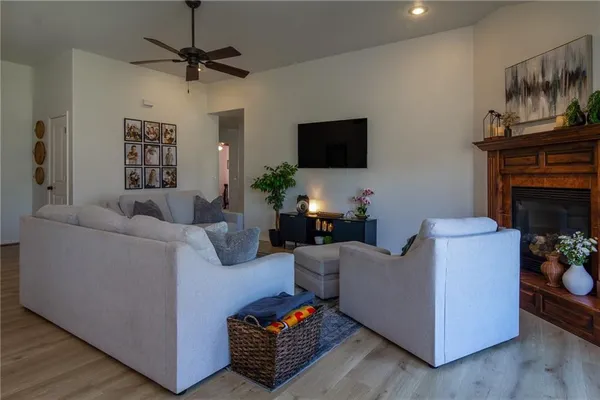 $370,000 | 405 Villa Drive, Pittsburg, KS 66762
